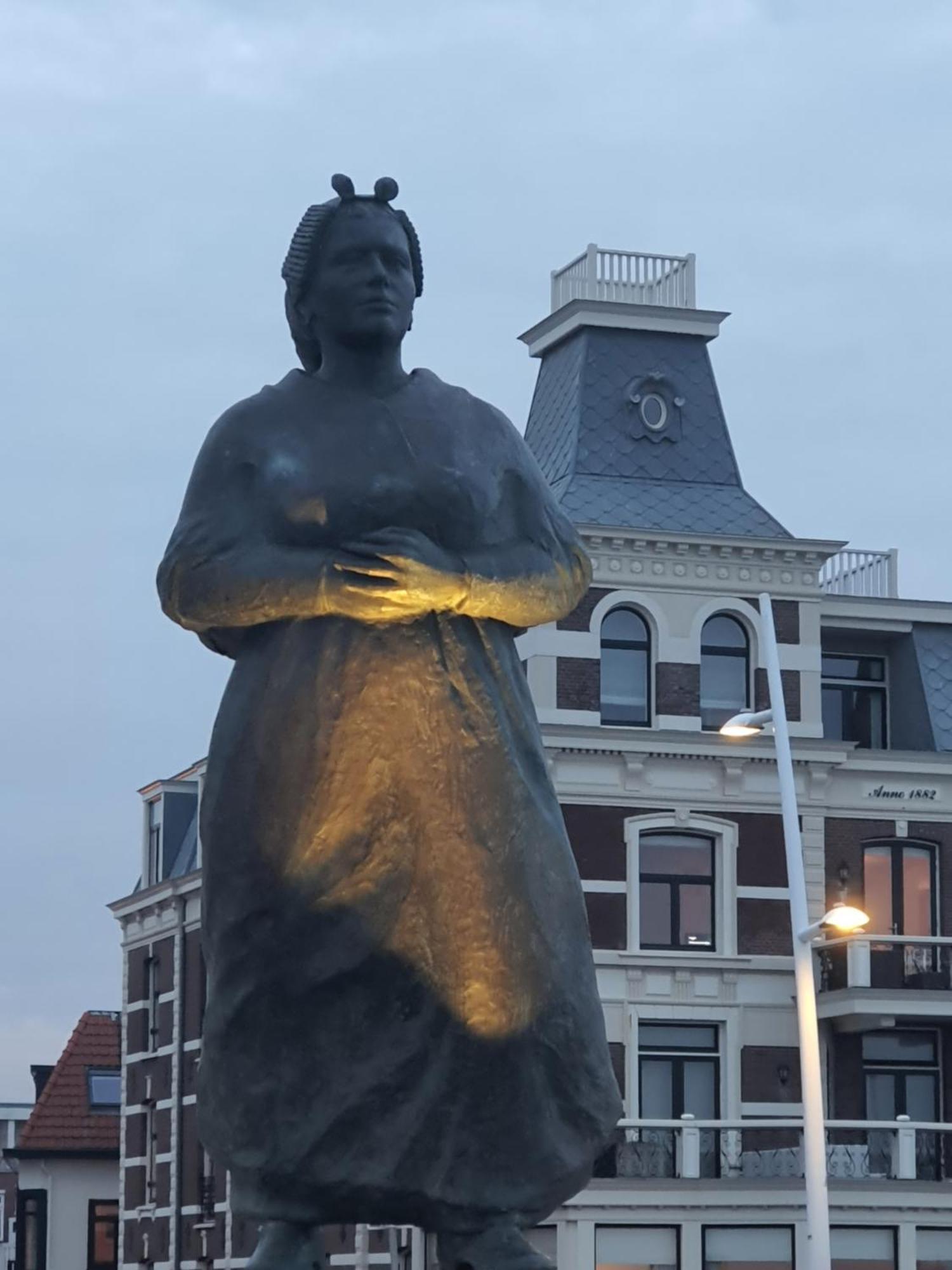 Bluebeach Scheveningen Bed & Breakfast