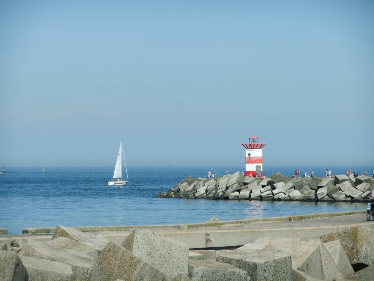 Bluebeach Scheveningen Bed & Breakfast *